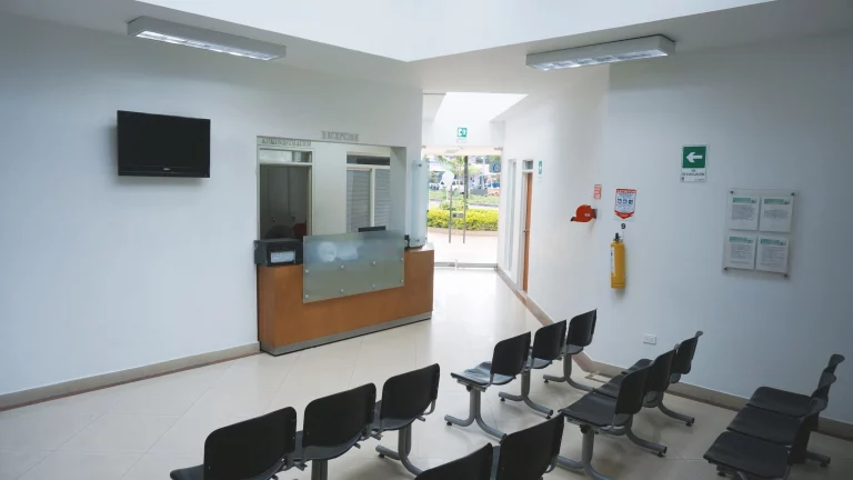 orthopedic care colombia - waiting room