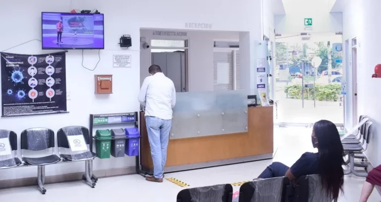 orthopedic care colombia - waiting room - 2